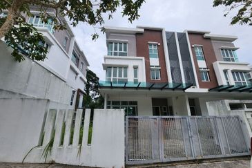 Rafflesia @ The Hill