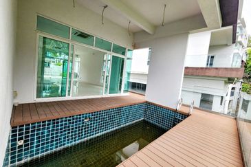 Rafflesia @ The Hill