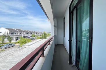 Cradleton @ Eco Majestic