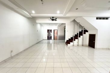 Jalan Nova U5/74A, Seksyen U5, Subang Bestari Shah Alam, Selangor Double Storey Terrace 