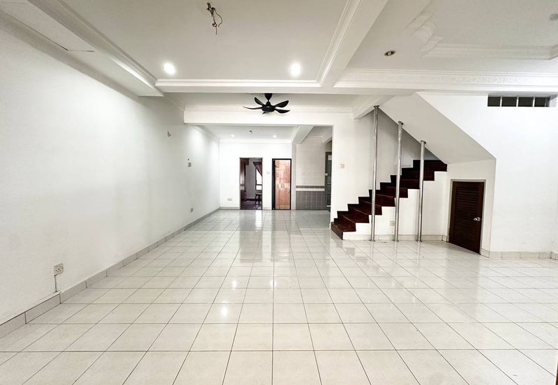 Jalan Nova U5/74A, Seksyen U5, Subang Bestari Shah Alam, Selangor Double Storey Terrace 