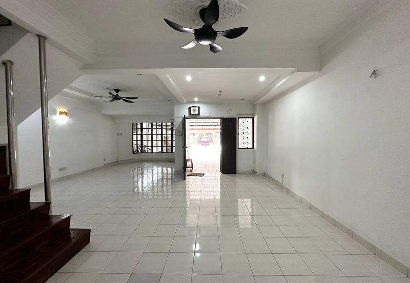 Jalan Nova U5/74A, Seksyen U5, Subang Bestari Shah Alam, Selangor Double Storey Terrace 