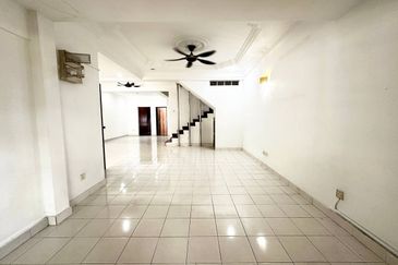 Jalan Nova U5/74A, Seksyen U5, Subang Bestari Shah Alam, Selangor Double Storey Terrace 