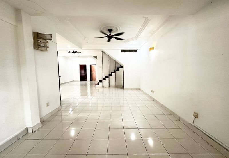 Jalan Nova U5/74A, Seksyen U5, Subang Bestari Shah Alam, Selangor Double Storey Terrace 