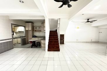 Jalan Nova U5/74A, Seksyen U5, Subang Bestari Shah Alam, Selangor Double Storey Terrace 