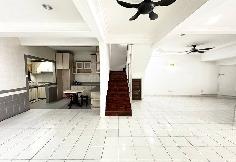 Jalan Nova U5/74A, Seksyen U5, Subang Bestari Shah Alam, Selangor Double Storey Terrace 