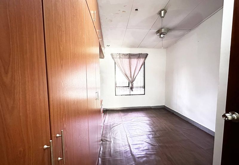 Jalan Nova U5/74A, Seksyen U5, Subang Bestari Shah Alam, Selangor Double Storey Terrace 