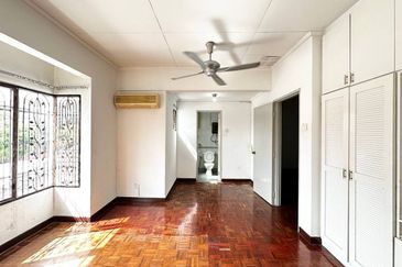 Jalan Nova U5/74A, Seksyen U5, Subang Bestari Shah Alam, Selangor Double Storey Terrace 