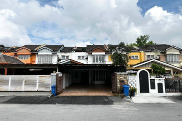 Jalan Nova U5/74A, Seksyen U5, Subang Bestari Shah Alam, Selangor Double Storey Terrace 