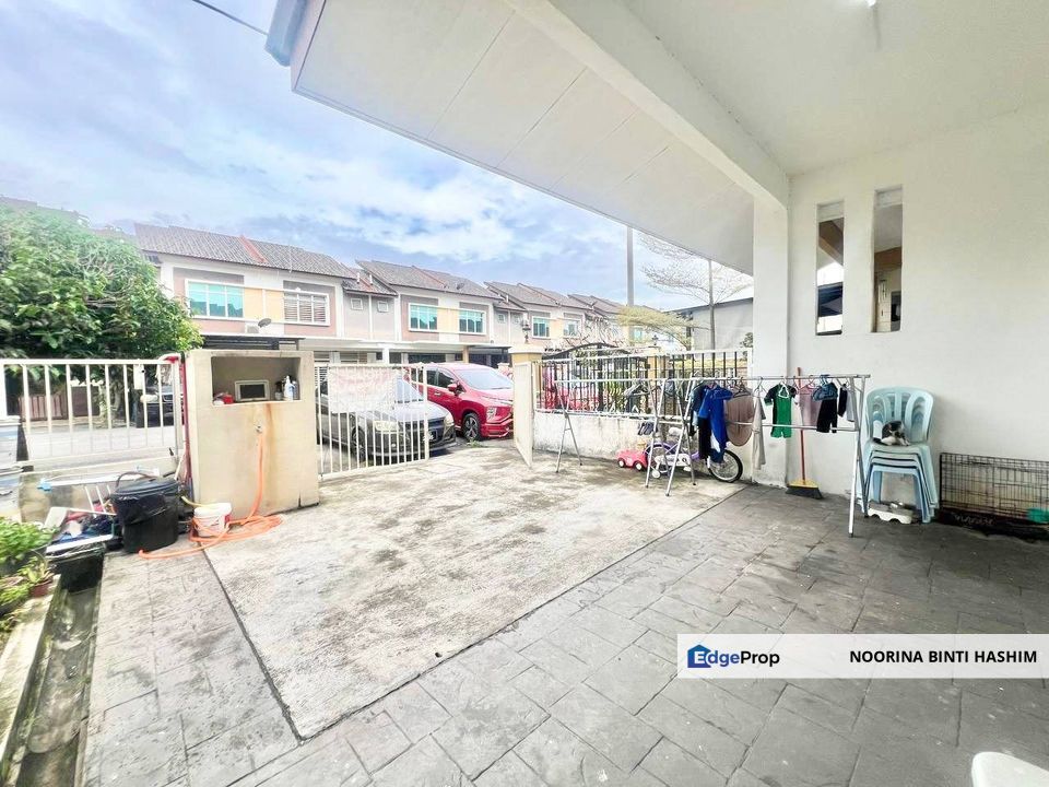 Taman Intan Baiduri, Salak Tinggi Sepang Double Storey Terrace , Selangor, Sepang