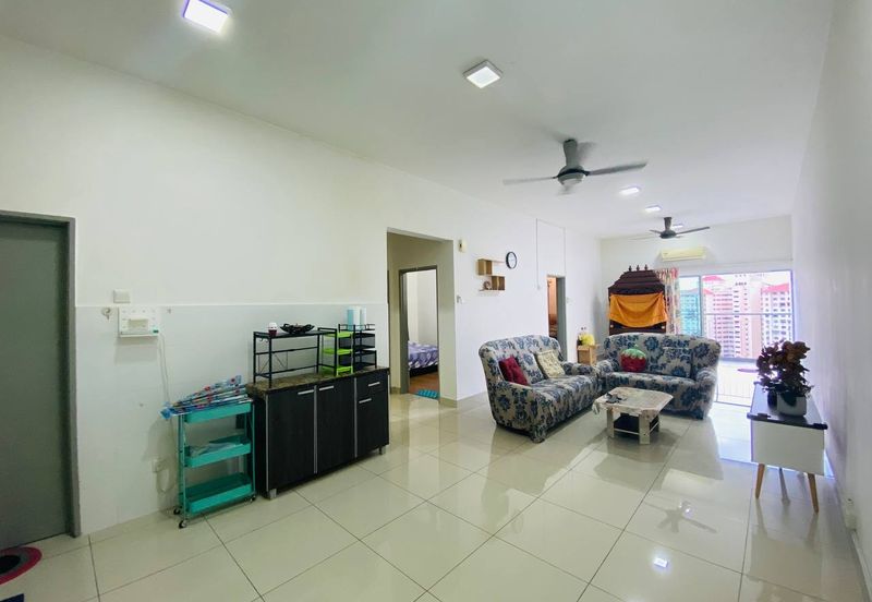 Zeta DeSkye Residence