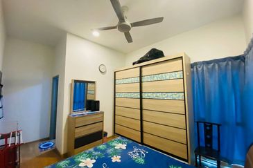 Zeta DeSkye Residence