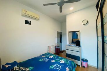 Zeta DeSkye Residence