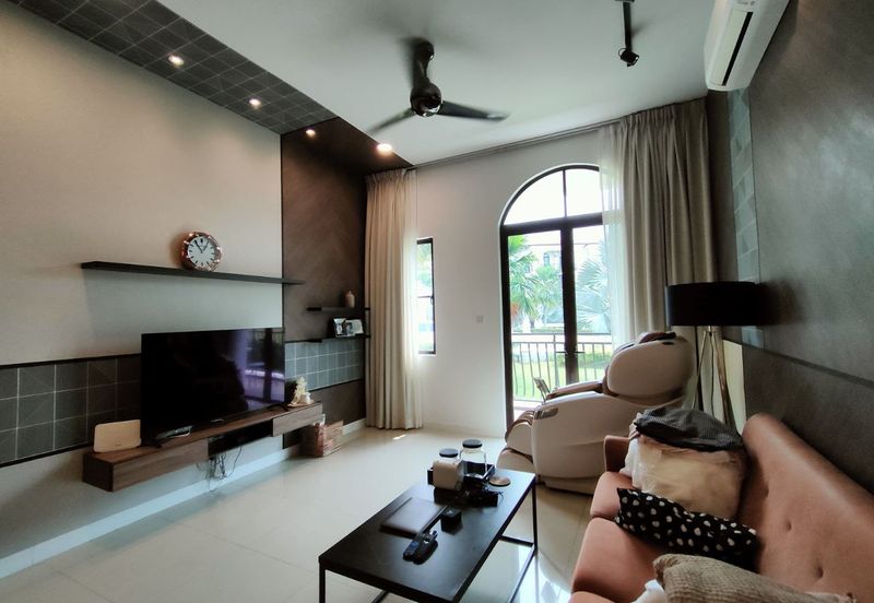 Isle of Kamares, Setia Eco Glades