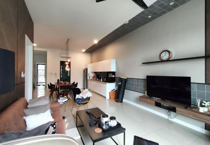 Isle of Kamares, Setia Eco Glades