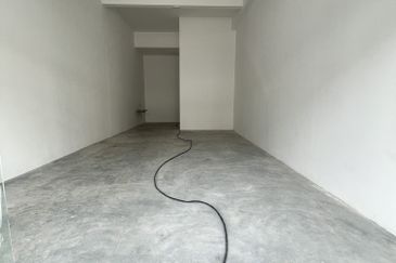 UC Square Taman Connaught Shop For Rent