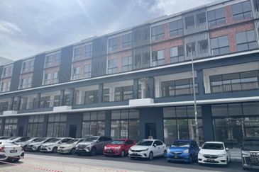 UC Square Taman Connaught Shop For Rent