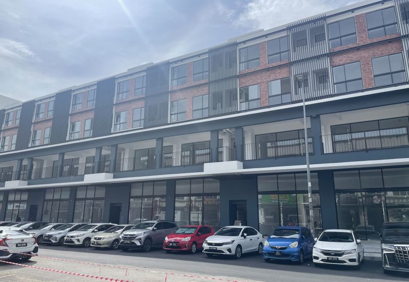 UC Square Taman Connaught Shop For Rent