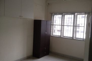 Ayers Tower @ Taman Kosas