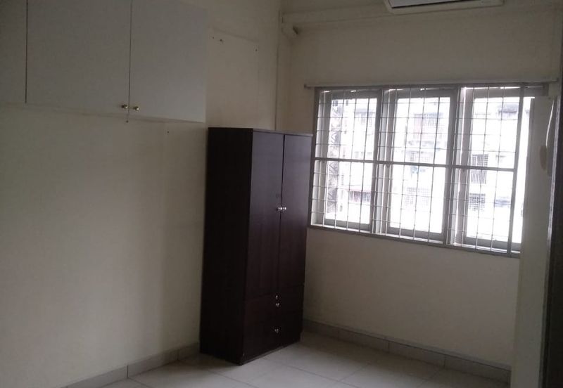 Ayers Tower @ Taman Kosas