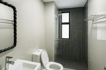 Renai Jelutong Residences