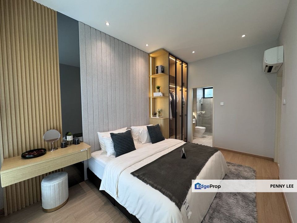 Senibong Cove Permas Jaya Hillview New Apartment Condominium Seaview for Sale, Johor, Masai