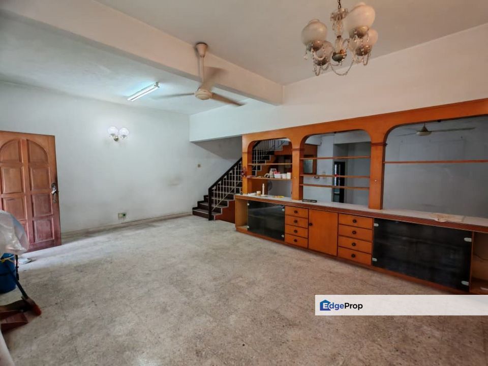 Double Storey For Sale Located at Taman Pertama 22×75, Kuala Lumpur, Cheras