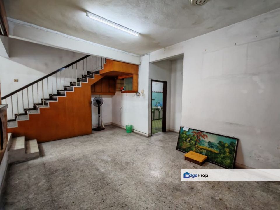 Double Storey For Sale Located at Taman Pertama 22×75, Kuala Lumpur, Cheras
