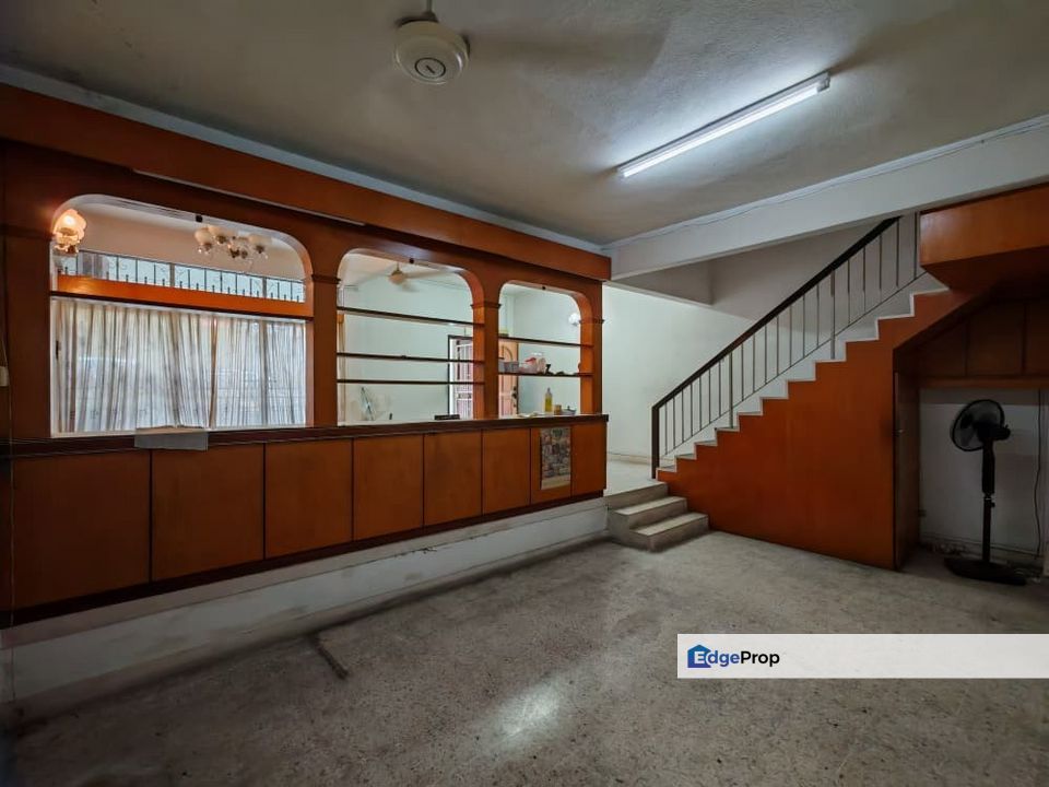 Double Storey For Sale Located at Taman Pertama 22×75, Kuala Lumpur, Cheras