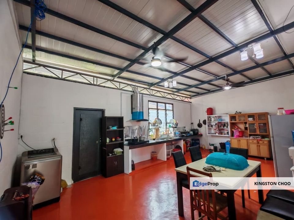 Single Storey For Rent, End Lot, Kitchen Fully Extended, Kuala Lumpur, Cheras