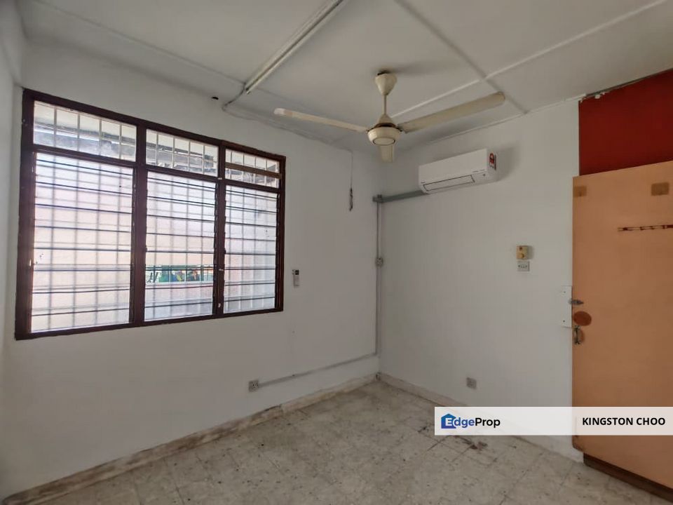 Single Storey For Rent, End Lot, Kitchen Fully Extended, Kuala Lumpur, Cheras