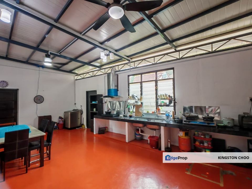 Single Storey For Rent, End Lot, Kitchen Fully Extended, Kuala Lumpur, Cheras