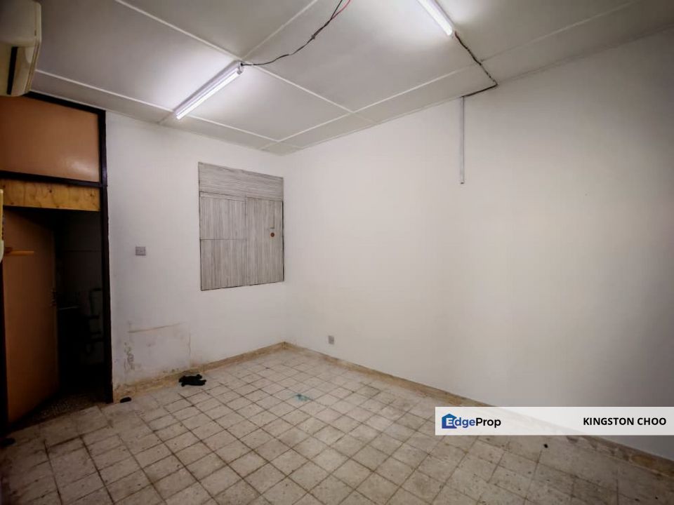 Single Storey For Rent, End Lot, Kitchen Fully Extended, Kuala Lumpur, Cheras