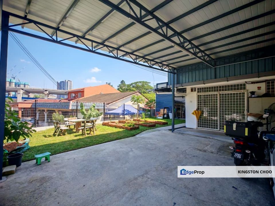 Single Storey For Rent, End Lot, Kitchen Fully Extended, Kuala Lumpur, Cheras