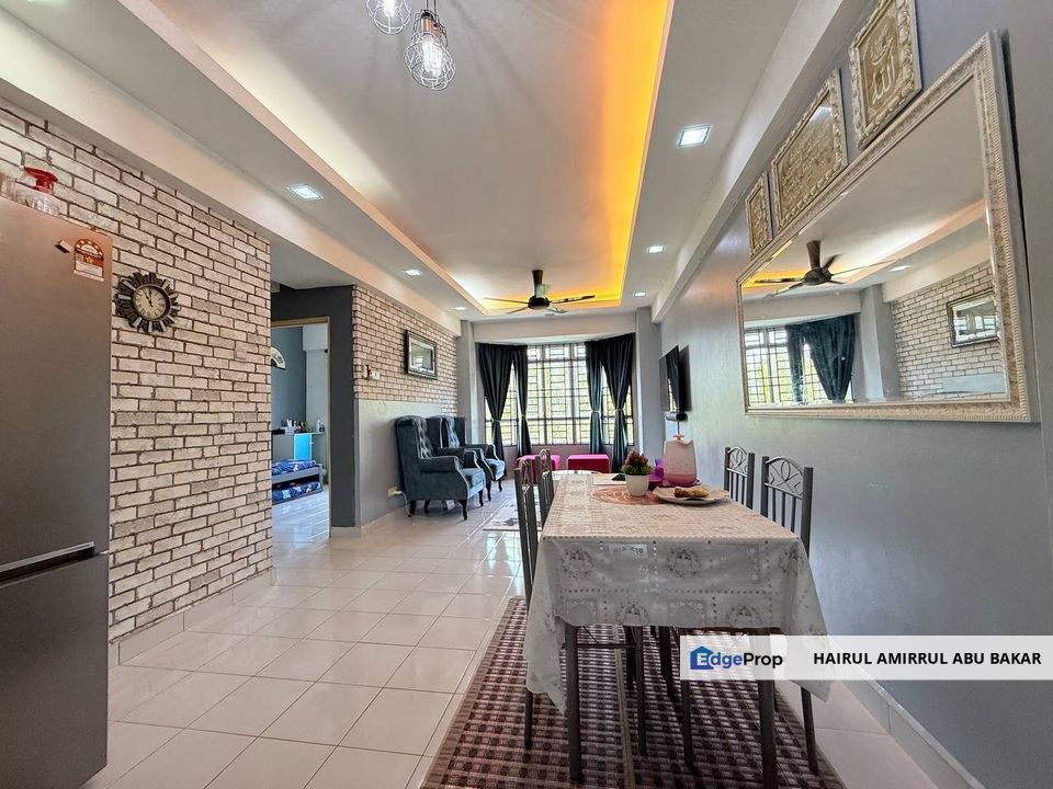 Kristal Heights 2 @ Sri Gombak – 936 sqft, Renovated, 3R2B, Low Density, Near Lift – RM335K Only!, Selangor, Gombak