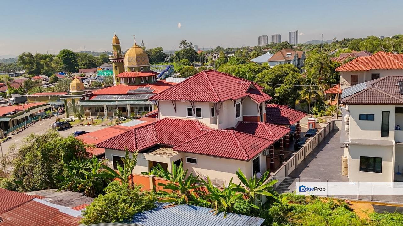 END LOT BUNGALOW TANAH LUAS 6,555 SQFT – TAMAN BUKIT MERINGIN, SG RAMAL LUAR, Selangor, Kajang