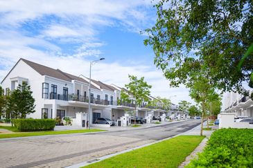 Monet Lily @ Sunsuria City