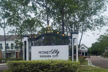 Monet Lily @ Sunsuria City