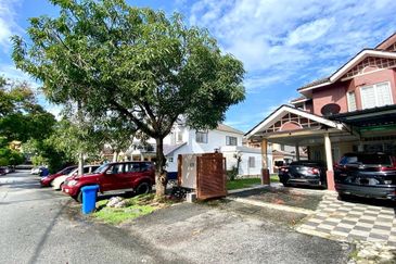 Cheapest End Lot Double Storey Jalan Akuamarin Seksyen 7 Shah Alam