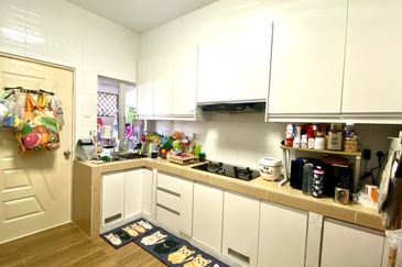 Cheapest End Lot Double Storey Jalan Akuamarin Seksyen 7 Shah Alam