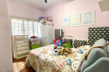 Cheapest End Lot Double Storey Jalan Akuamarin Seksyen 7 Shah Alam