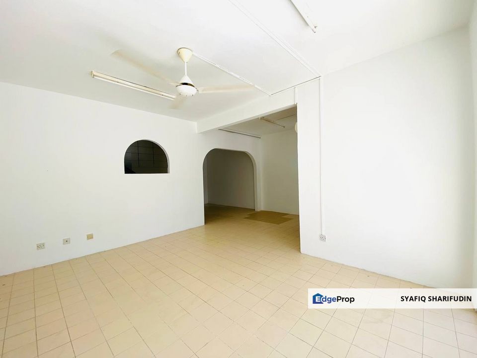 Seksyen 19 Double Storey House CHEAPEST + NEW PAINT, Selangor, Shah Alam