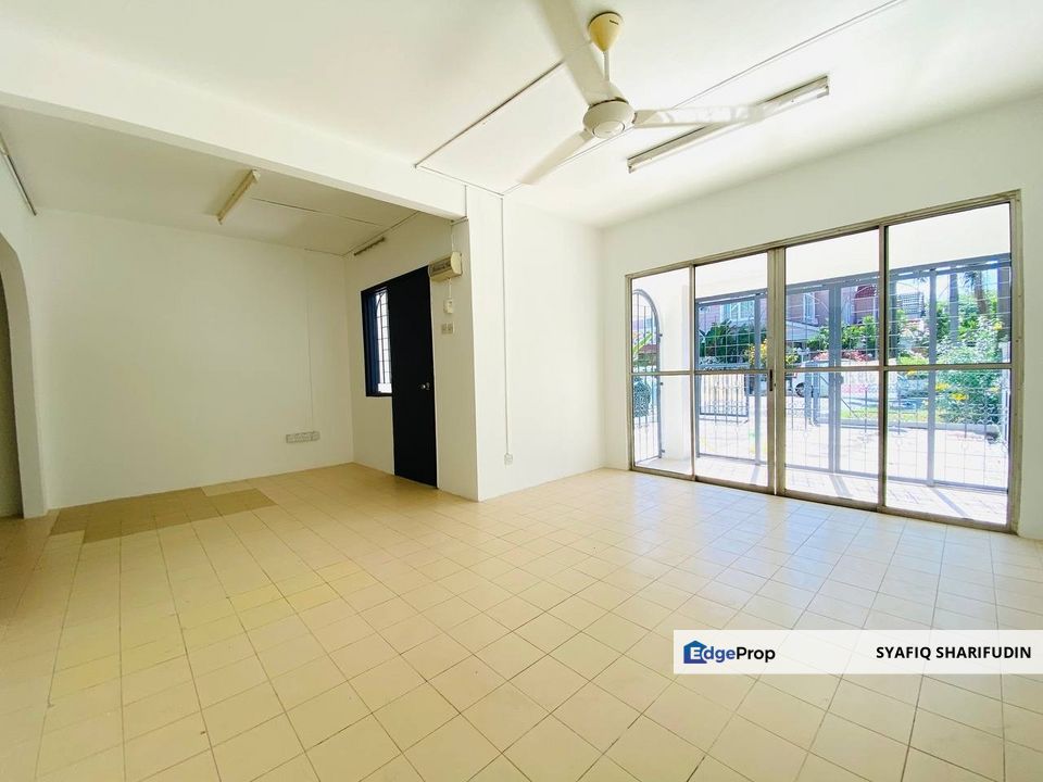 Seksyen 19 Double Storey House CHEAPEST + NEW PAINT, Selangor, Shah Alam
