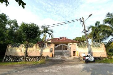 Persiaran Puncak Alam 1 