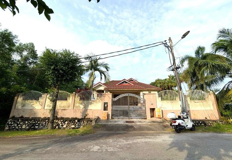 Persiaran Puncak Alam 1 