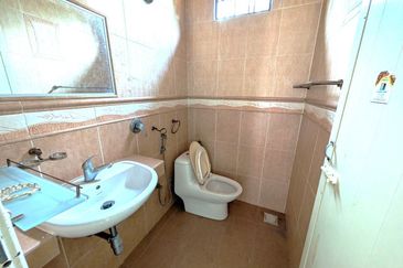 Persiaran Puncak Alam 1 