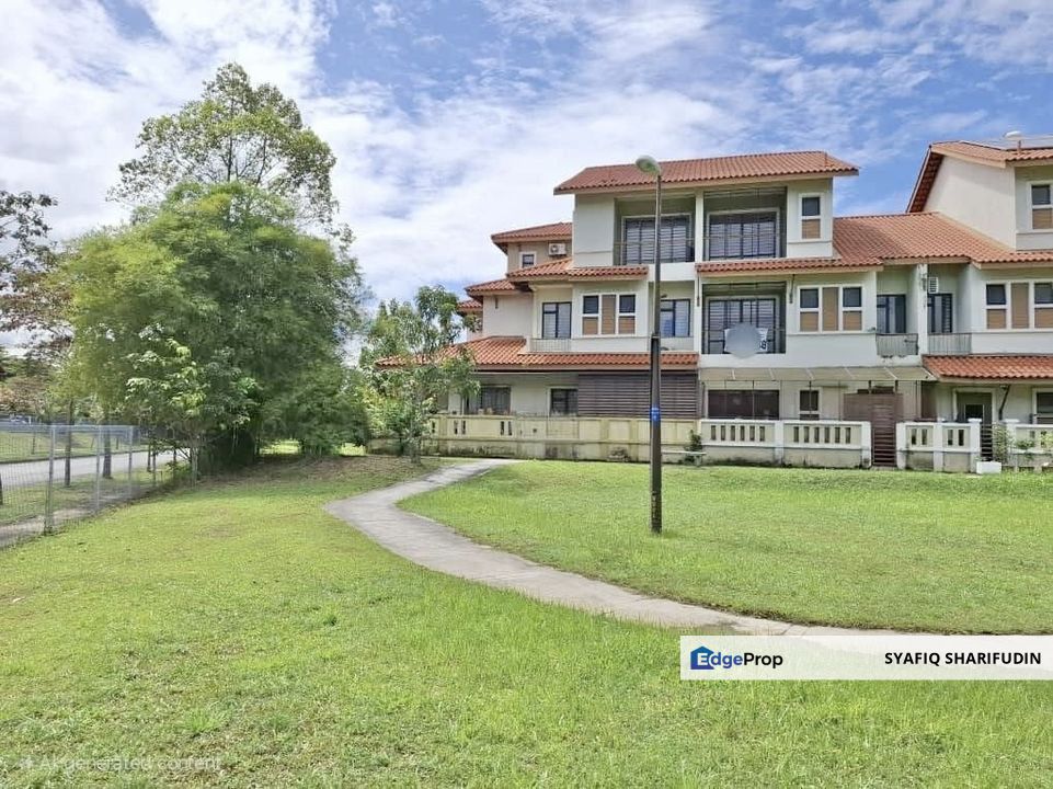 Ukiran Triple storey Alam Impian seksyen 35 Shah Alam, Selangor, Shah Alam