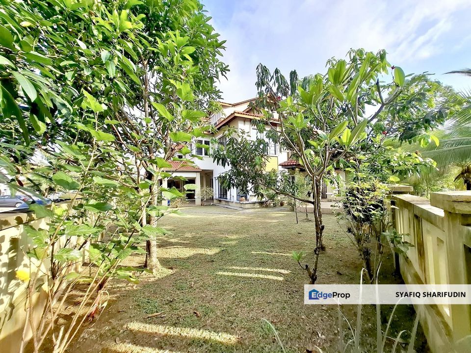 Ukiran Triple storey Alam Impian seksyen 35 Shah Alam, Selangor, Shah Alam