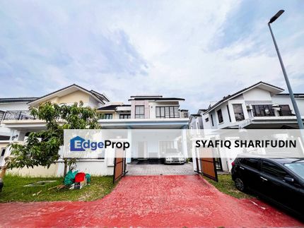 Dkayangan Semi D Doublr Storey Seksyen 13 Shah Alam, Selangor, Shah Alam