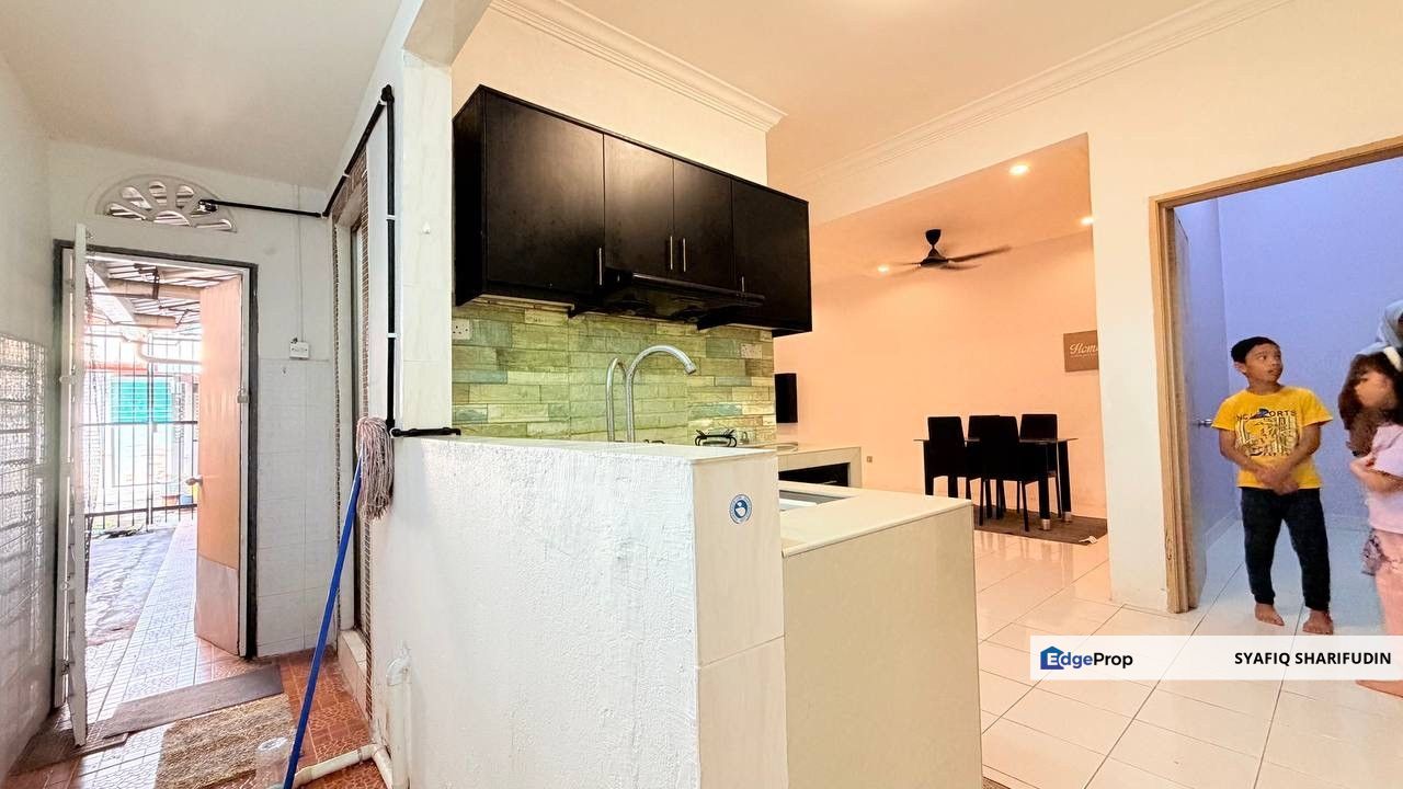 Single Storey Alam Idaman Taman Tasik Puchong, Selangor, Puchong